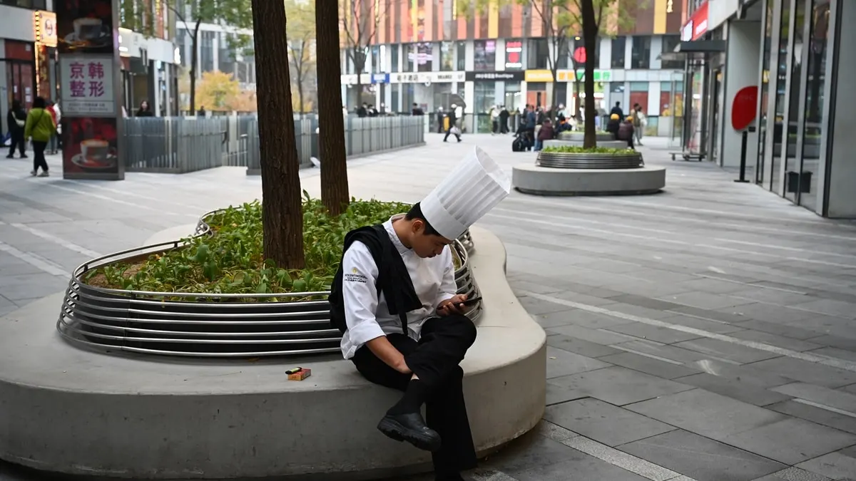 Hangzhou Faces Ghost Town Crisis as Foreign Investors Vanish