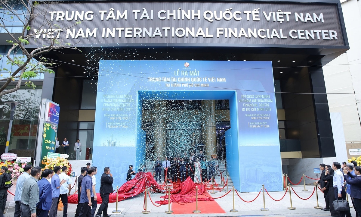 Vietnam International Financial Center in HCMC proposes high salaries for executives