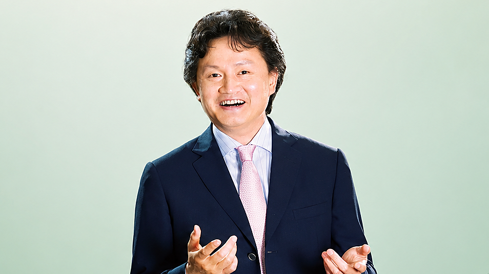 Vietcombank Deputy CEO Resigns Early, Signaling Potential Leadership Shift