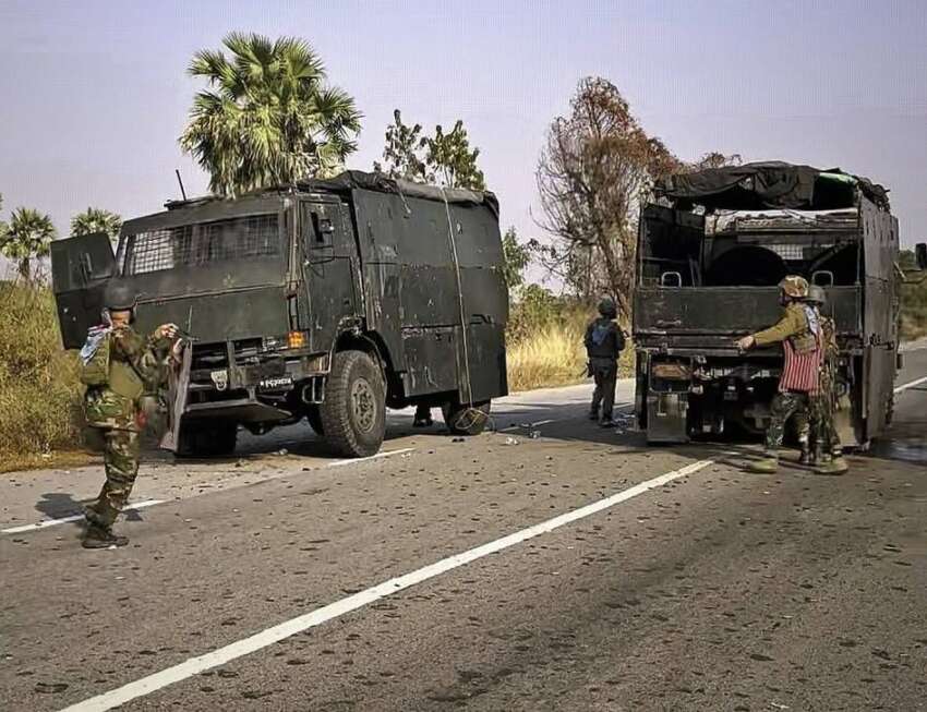 5 soldiers were killed in a land mine attack on the army that was protecting the military convoy from Sagaing to Namkha. Air attack by the army without a fight in Chong U