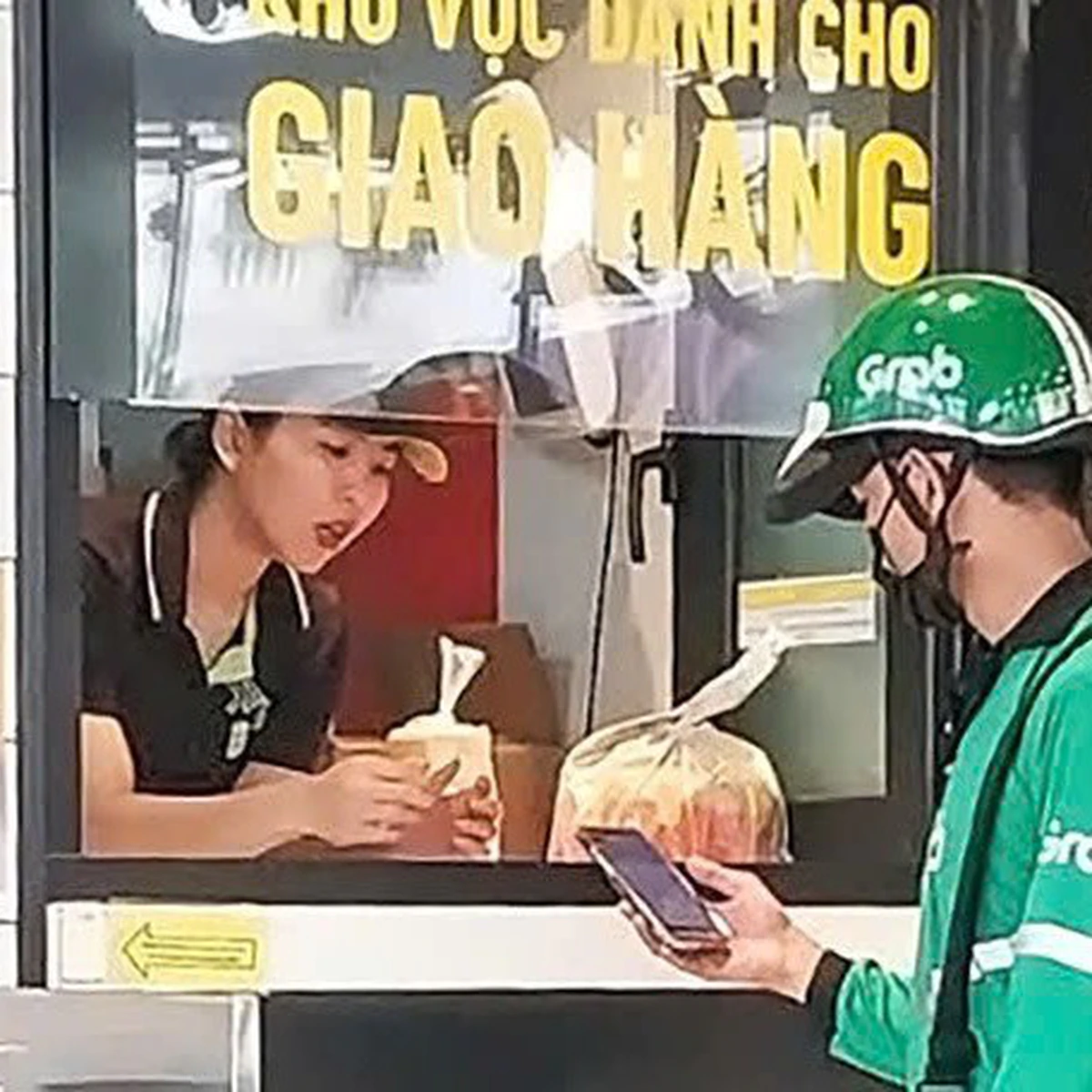 Vietnam Proposes New Food Safety Regulations for Online Food Delivery Services