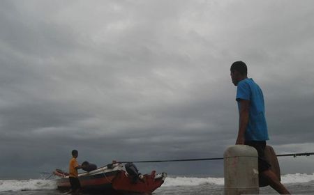 BMKG: Indonesia's Weather Dominated by Thick Clouds Today