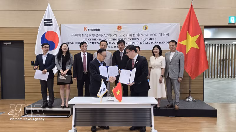 Vietnamese Association, Korean Journalists Forge Partnership to Boost Information Sharing