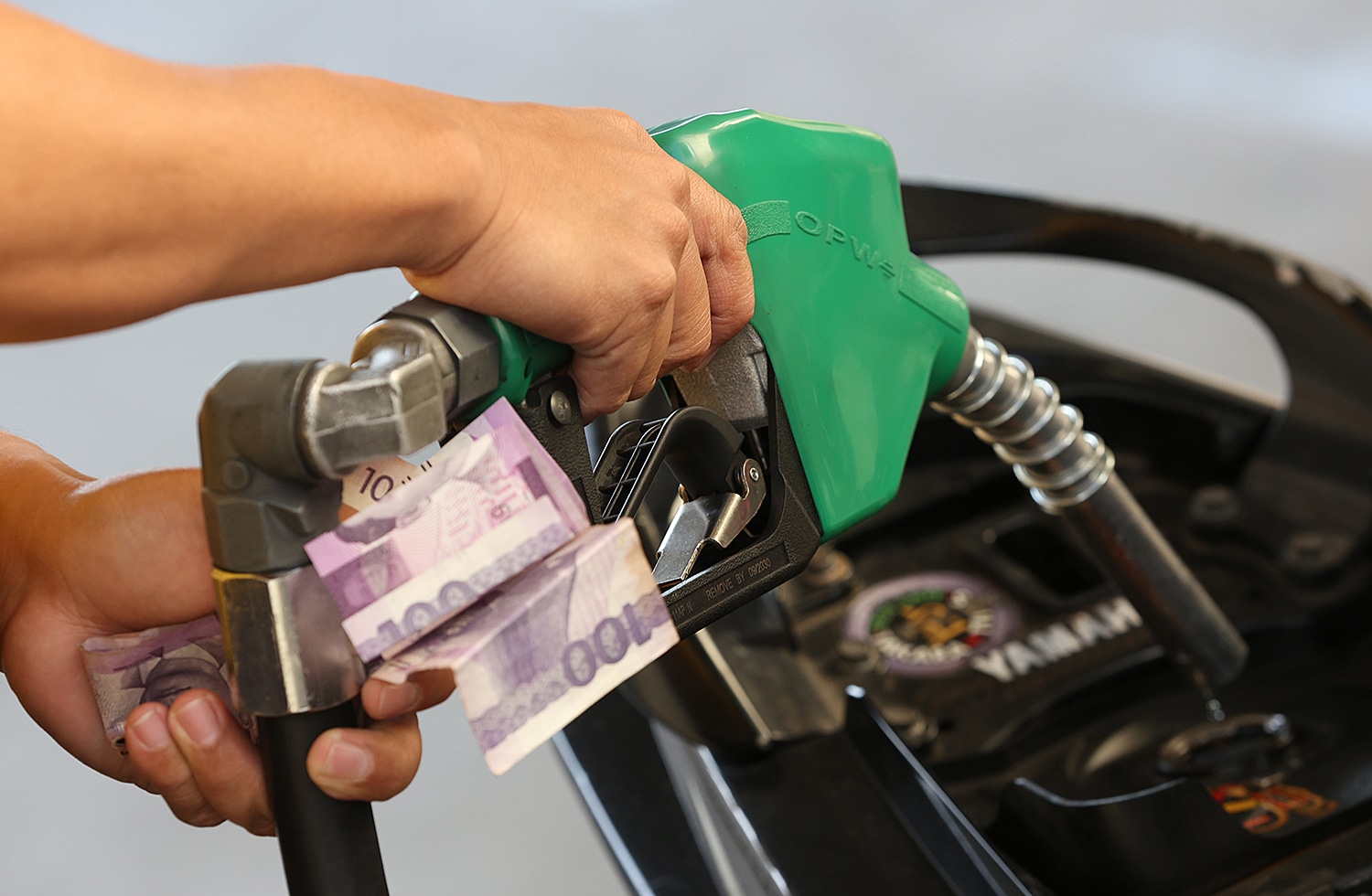 Fuel Prices See Modest Drop in Philippines, Household Burden Persists