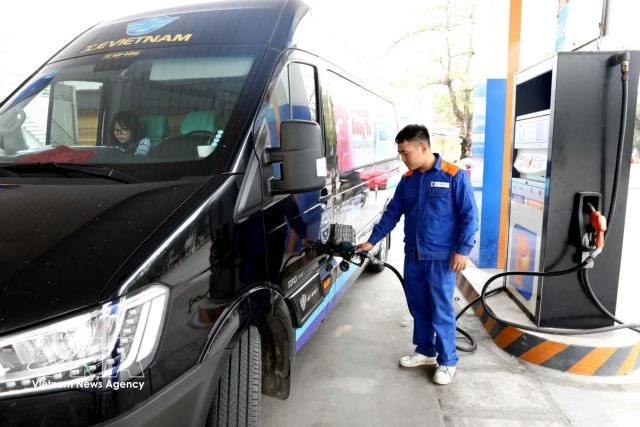 Vietnam Proposes Fuel Tax Extension to Sustain Economic Growth
