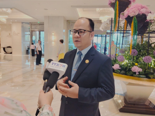 Lao Official Hails Vietnam's ASEAN Role, Praises Future Forum