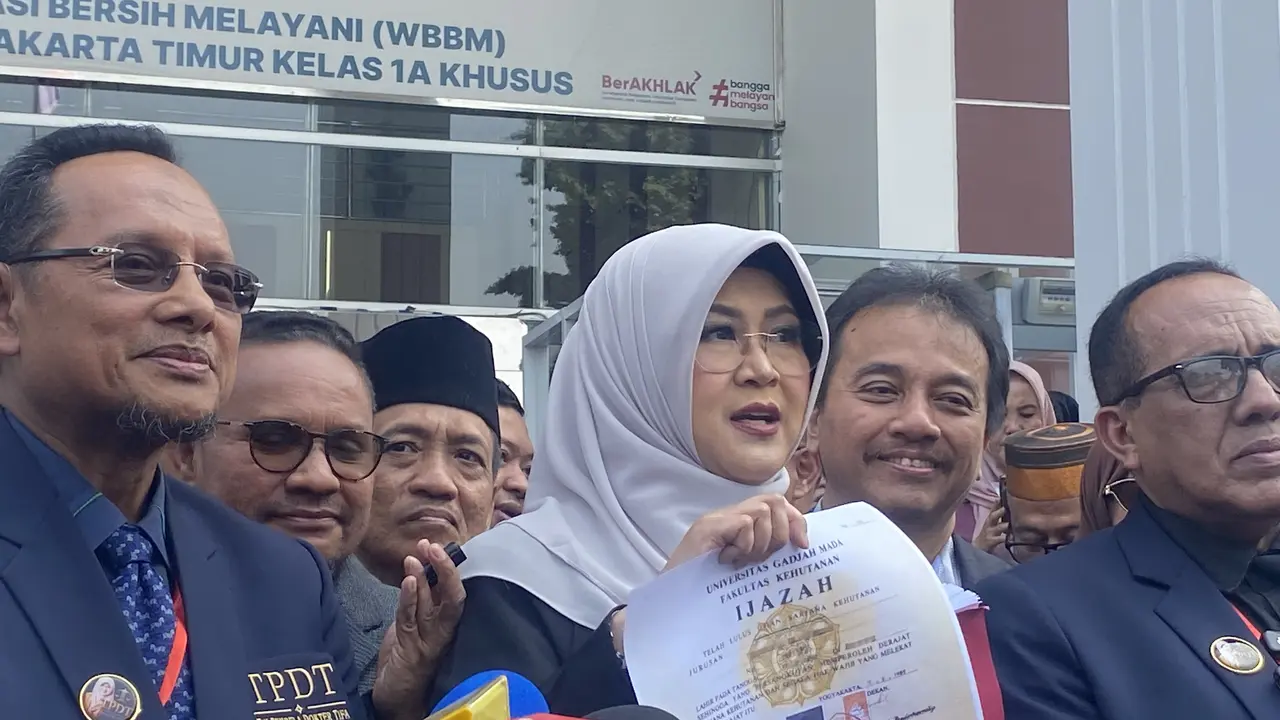 ジョコウィ大統領の学士号疑惑、医師ティファ氏の異議申し立てが認められる