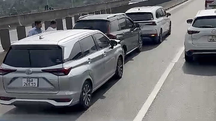 Multi-vehicle Collision Causes 4km Traffic Jam on HCMC-Long Thanh Expressway