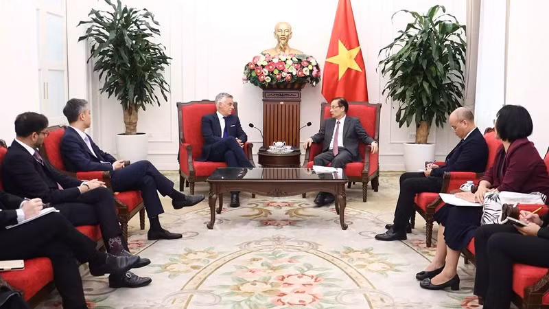 Vietnam Strengthens Ties with US Tech Giants, Focusing on Investment and Economic Cooperation