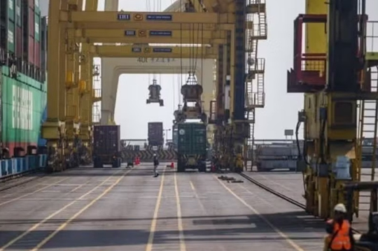 Laos Faces Economic Challenges Amidst China, Vietnam Relations