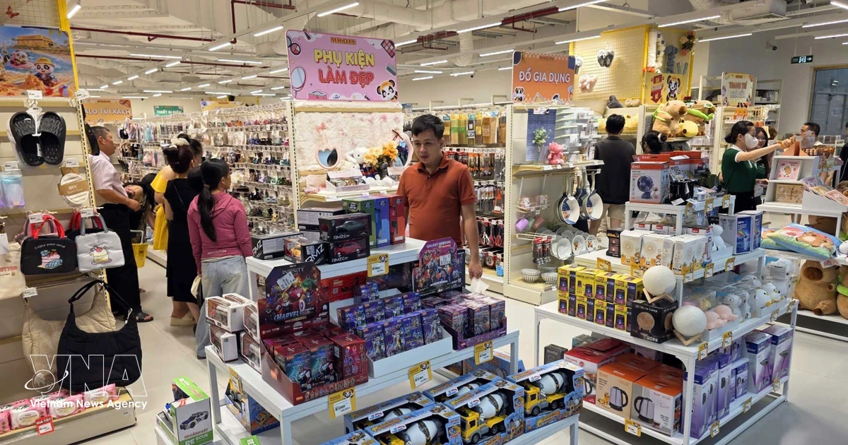 Vietnam's Economy Accelerates Towards Double-Digit Growth Amidst Strong Exports and Investment