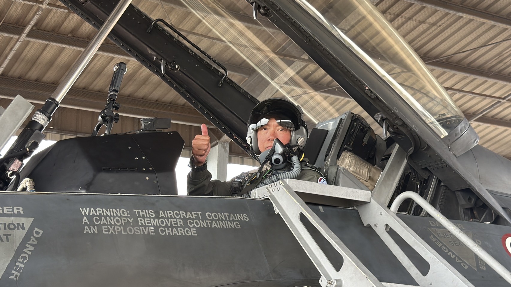 タイ軍最高司令官がF-16に搭乗、西部国境の警戒監視を強化