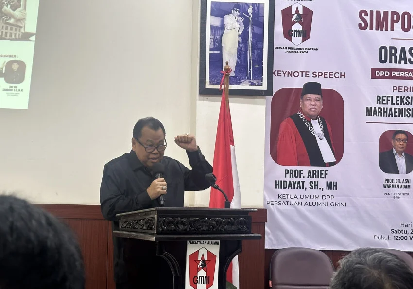 Former Constitutional Court Chief: Indonesian Law Sharp Downward, Blunt Upward