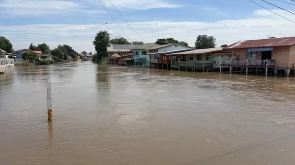 Ayutthaya Flooded by Chao Phraya River, Residents Battle Mud After Water Recedes