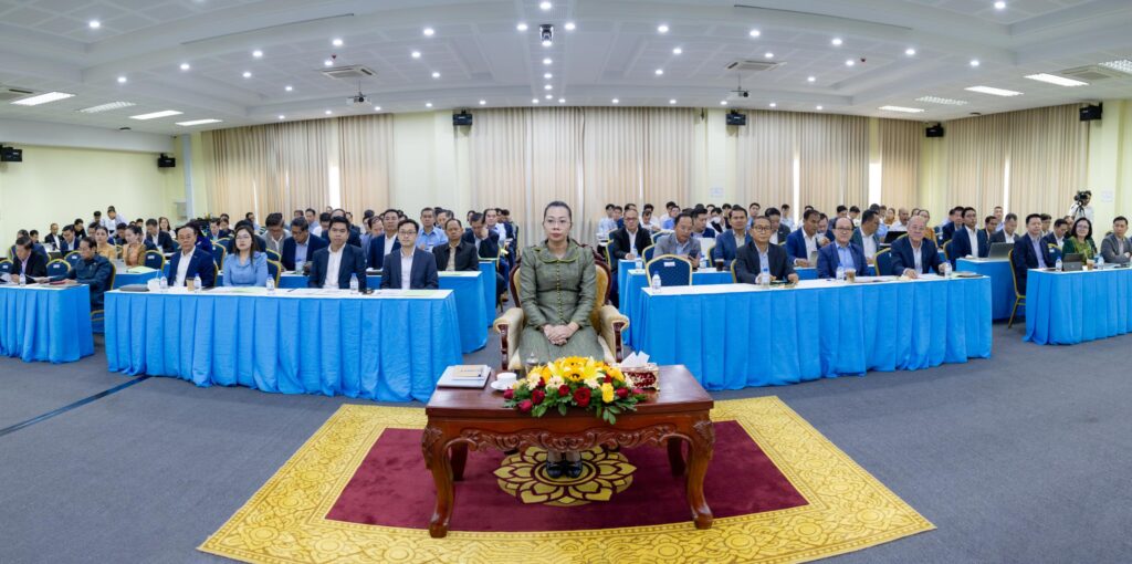 カンボジア労働省、AI活用とリスク理解を公務員に奨励