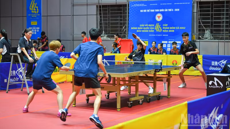 National Badminton Tournament: Strong Teams Assert Dominance