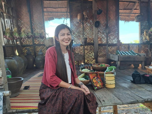 イサーンの生き方を世界の舞台へ! Huean Kham Nang の書籍「Samrap Thai Thin」の発売により、ウェルネス ツーリズムを促進し、地域社会に収入を分配するために地元の食