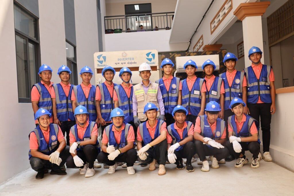 Cambodia Boosts Youth Employment Through Vocational Training: 1,890 in Siem Reap Receive Free Skills Development