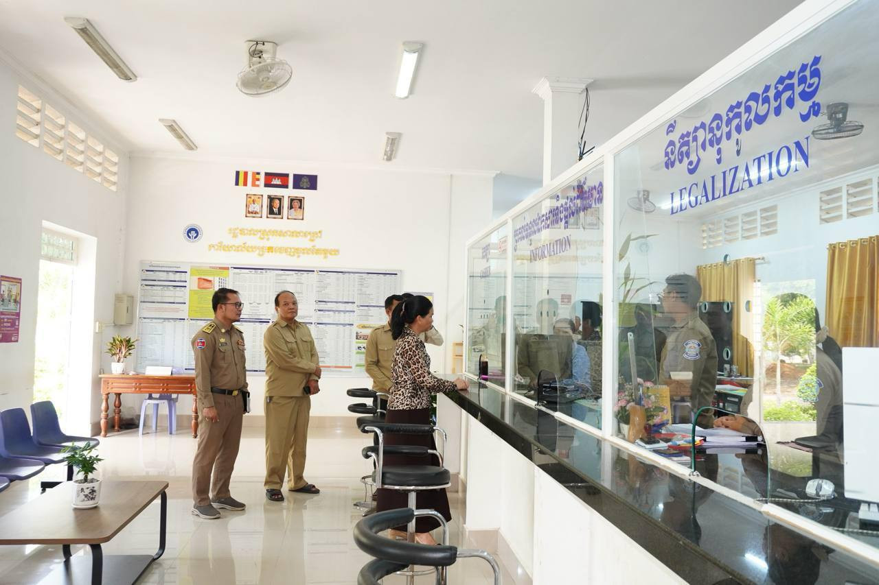 Pailin Governor Inspects Service Delivery at Municipal/District Administrations to Ensure Timely Response to Citizen Needs