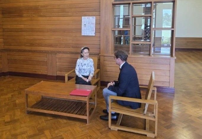 ICRC announces it met with Daw Aung San Suu Kyi privately