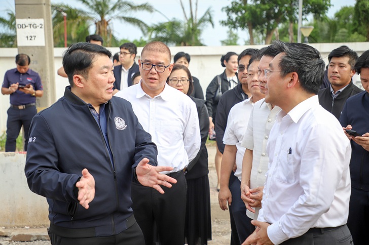 ラマ2世道路でクレーン倒壊事故、当局が真相究明と遺族への補償を指示