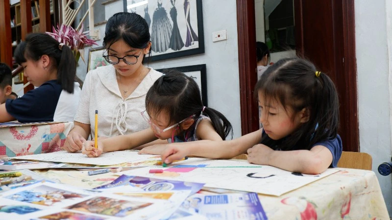 ベトナムの民話と絵画を融合:子供たちの創造性を育む「夢の民話」プロジェクト