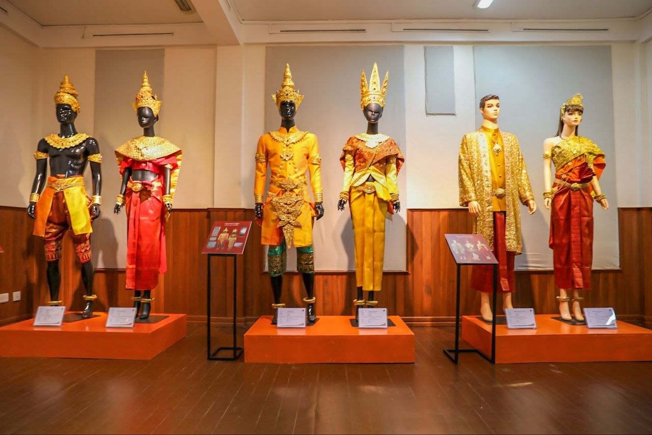 Cambodia Showcases Royal Attire from Five Eras, Fostering Cultural Heritage and Tourism