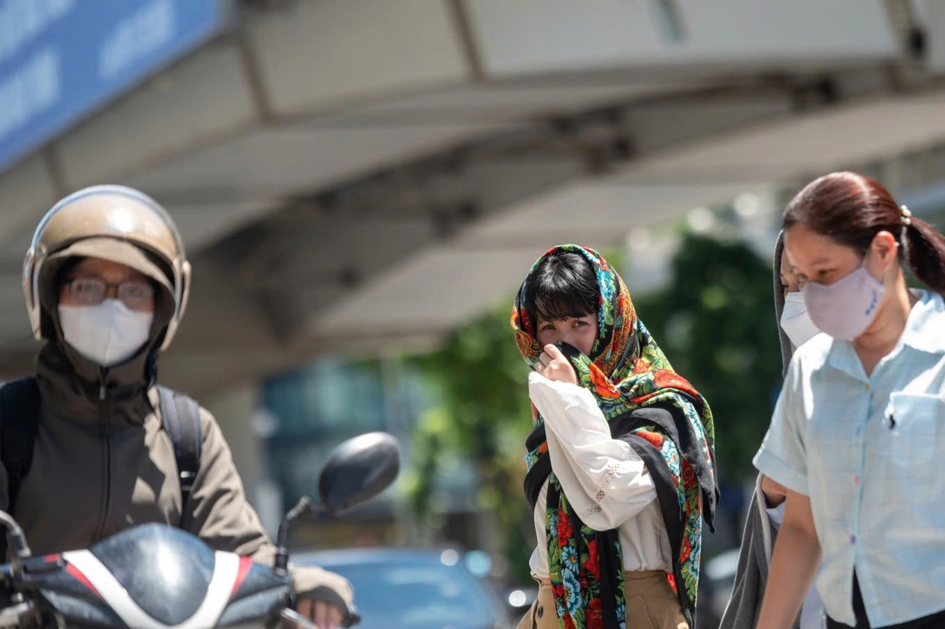 Vietnam Swelters Under Record Heatwave, Hanoi Hits 41°C; PM Orders Housing Project Acceleration