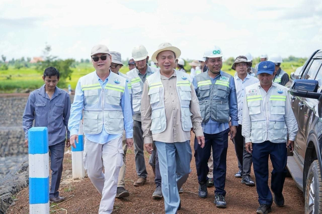 Cambodia Inspects Progress of Modernized 'Stueng Chinit' Irrigation System Supported by ADB