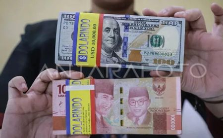 Indonesian Financial Markets Diverge: Rupiah Weakens, IHSG Opens Strong