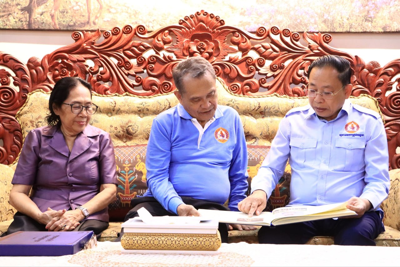 CPP Delegation Visits Former Official's Residence, Reinforcing Party Unity and Loyalty