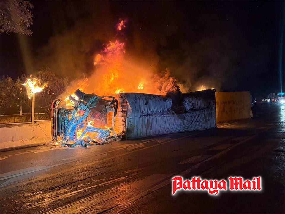 プラチンブリ高速道路でトレーラートラック炎上、運転手死亡
