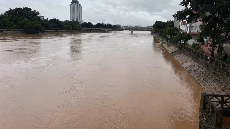 Northern Vietnam Issues Flood Warnings Amid Heavy Rains