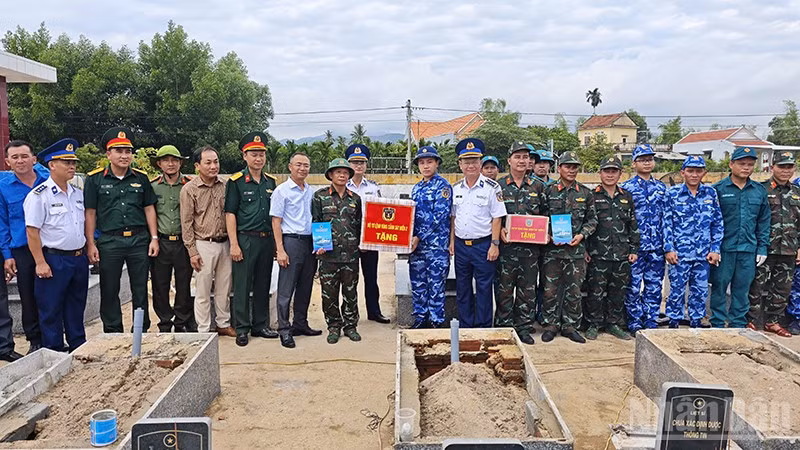 ベトナム海上警察、戦没者遺骨収集作戦を支援