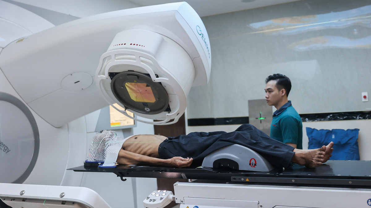 Rising Cancer Treatment Costs Strain Vietnamese Patients and Health Insurance