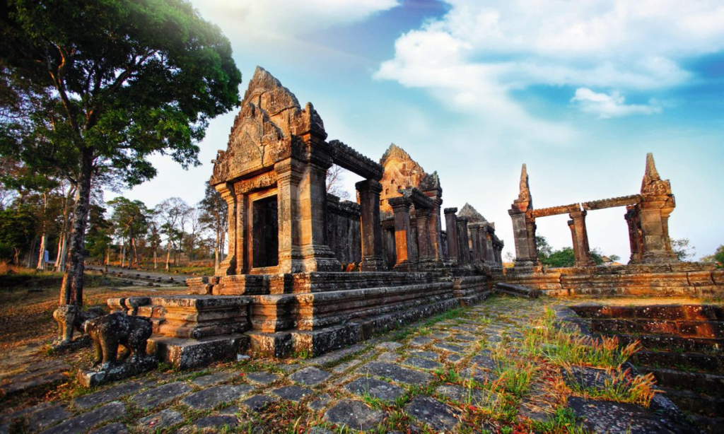 Preah Vihear Temple's 18th Anniversary as World Heritage Site: King Praises National Spirit
