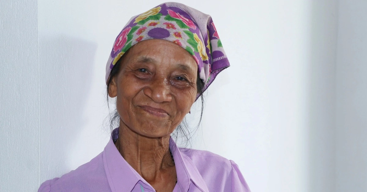 Vietnam: Widow receives 'House of Compassion' in Nghe An province