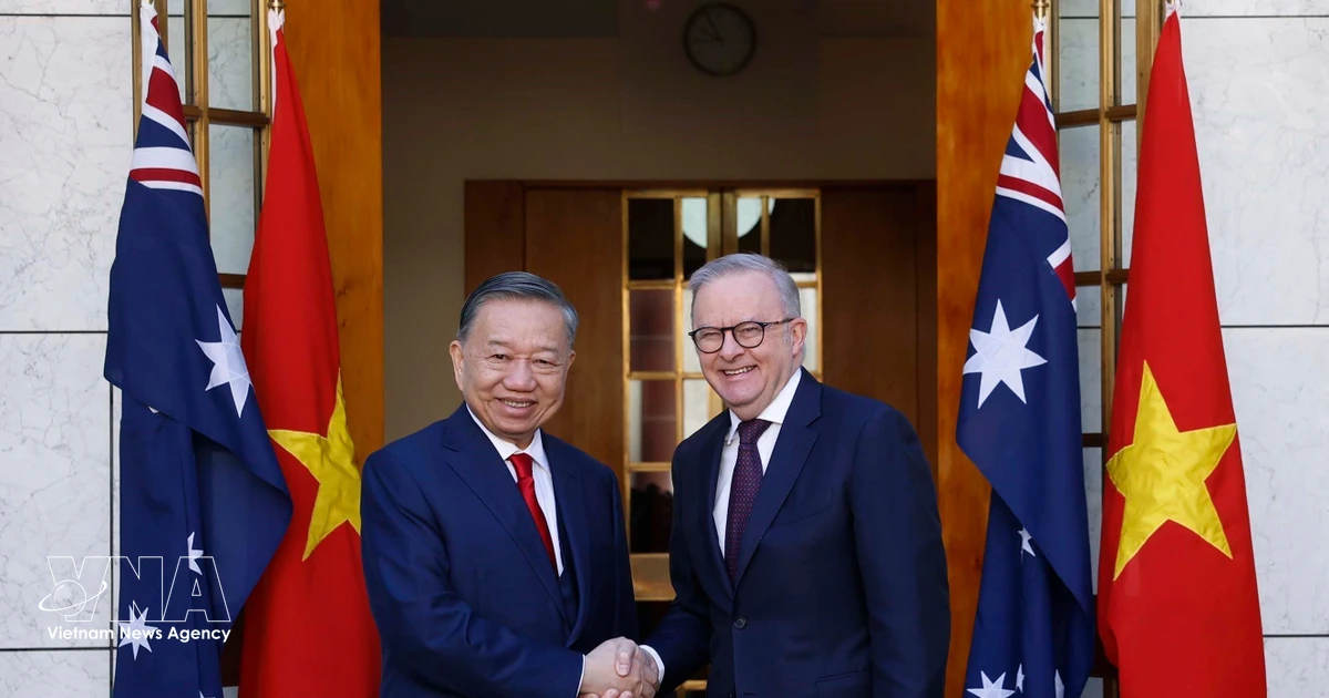 Vietnam's Top Leader Holds Talks with Australian Prime Minister