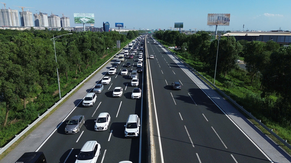 Vietnam to Implement Speeding Fines with Phased Approach