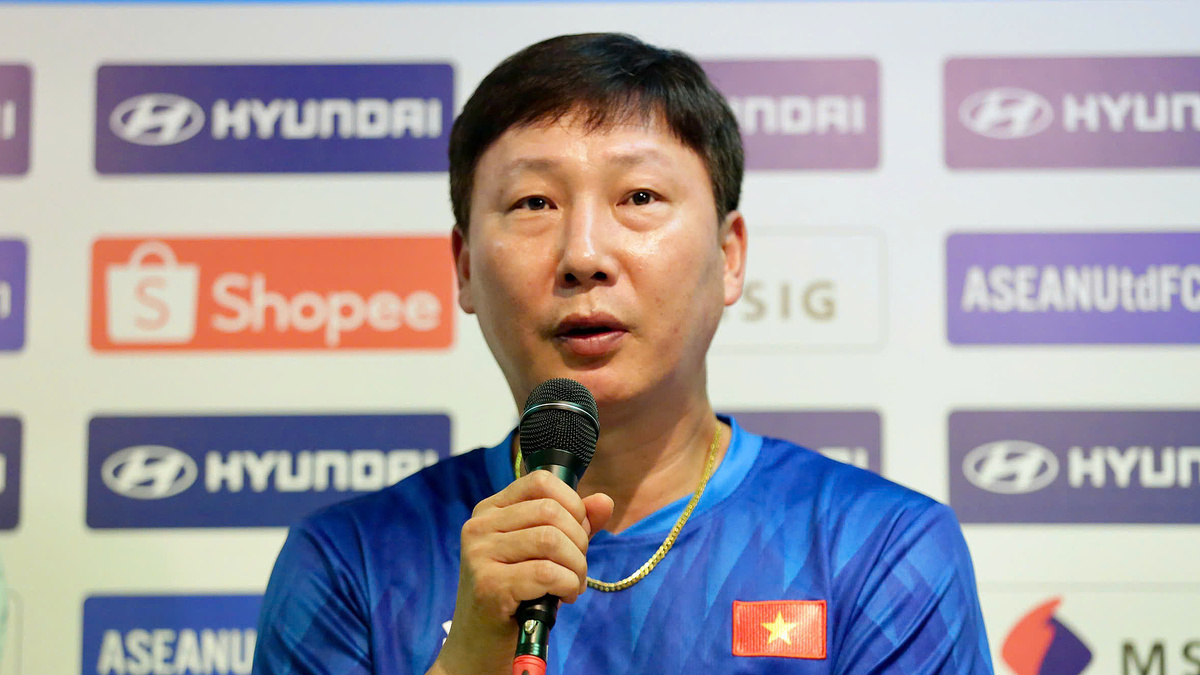 Vietnam Coach Kim Sang-sik: 'Pressure from Past Championship'