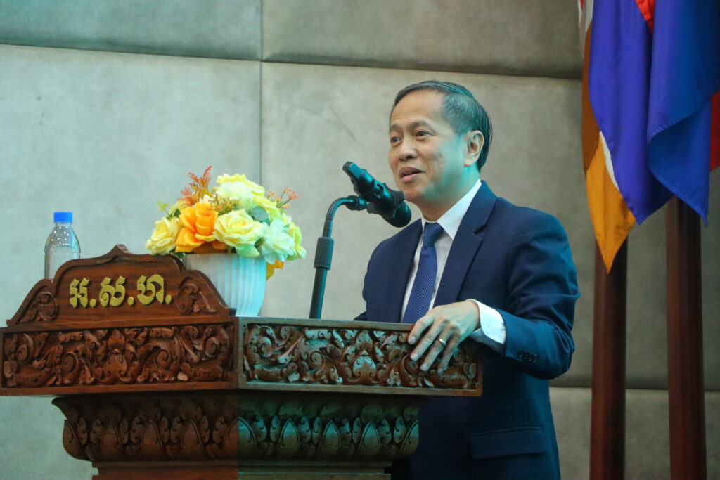 Cambodian Insurance Sector Urges Youth to Fill Top Leadership Roles