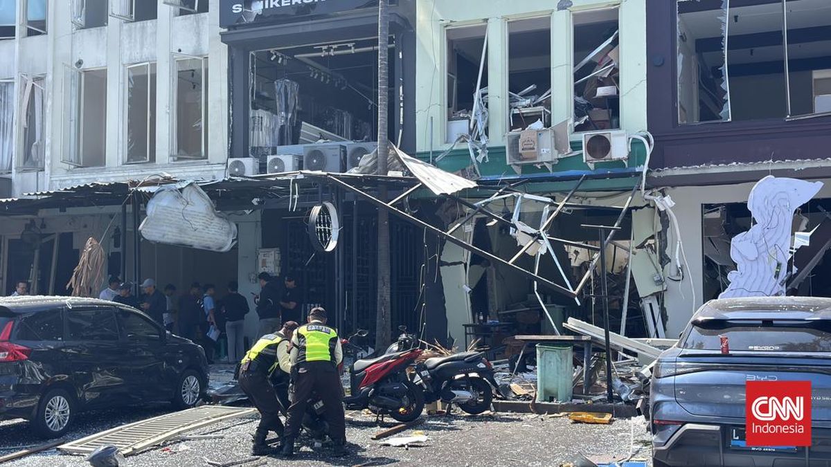 Surabaya Restaurant Explosion Injures Three, LPG Leak Suspected