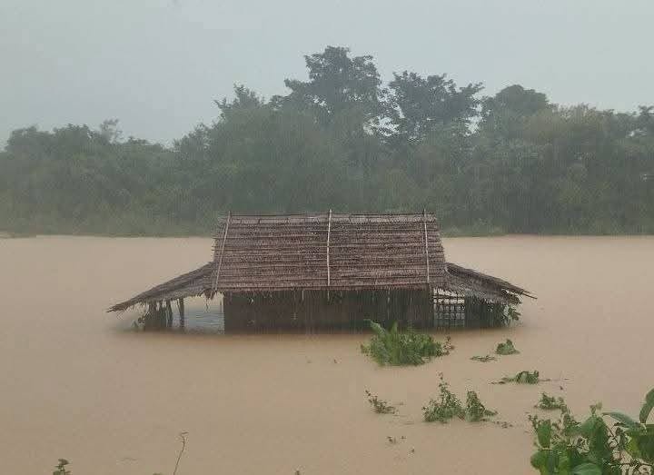 Army bombs Gwa Township for two consecutive days amid floods, over 20 villages submerged, landslides occur
