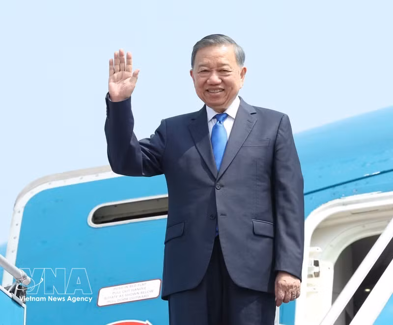 Vietnam's Top Leader Departs for UNGA 81 and State Visit to Canada