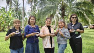 Takhian Tia Mayor Inaugurates Local Wisdom Project Featuring Coconut Coffee and Natural-Dye Fabrics