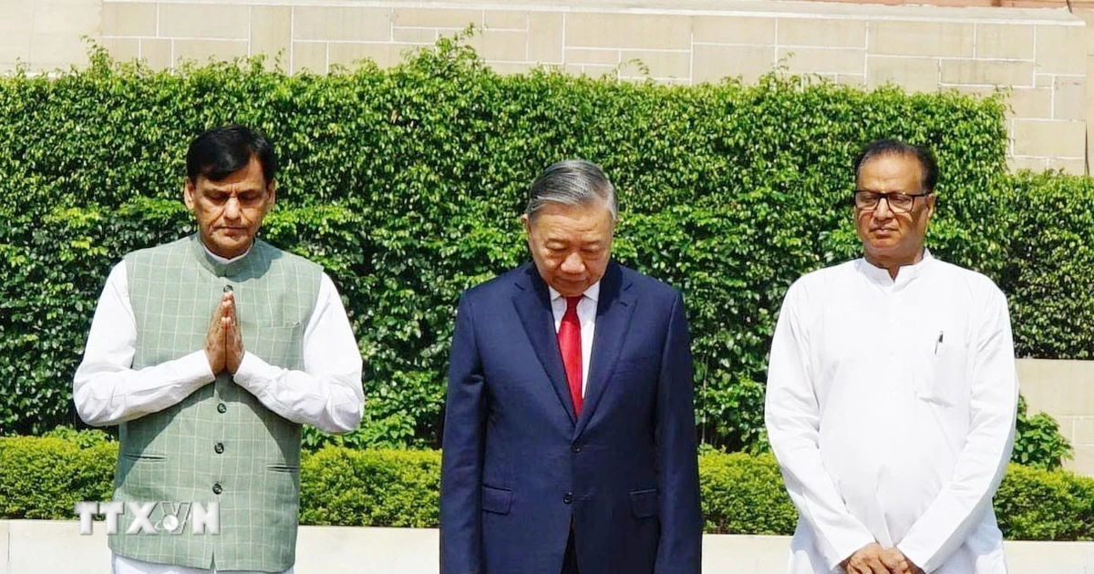 ベトナム国家主席、インド訪問でガンジー記念碑とホーチミン像に献花