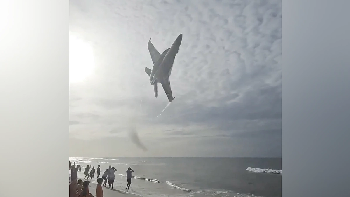 US Navy Rules Out Disciplinary Action for Low-Flying Blue Angels Pilot