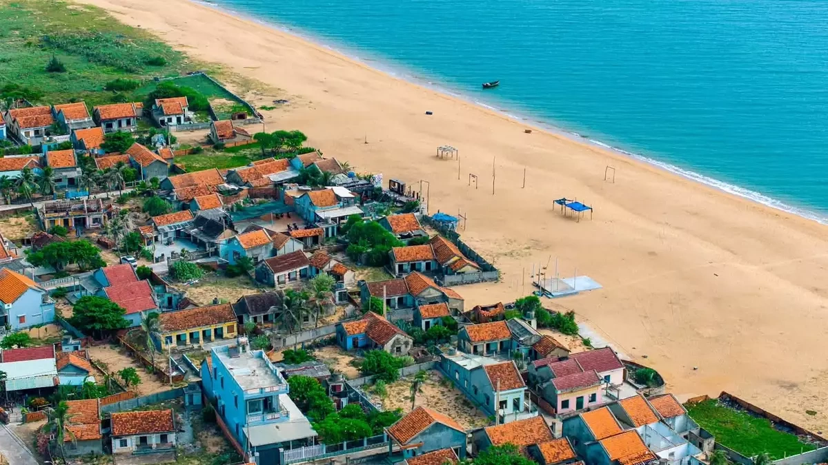 Vietnamese Fishing Village Nominated for World's Best Tourism Village Award Amid Development Debates