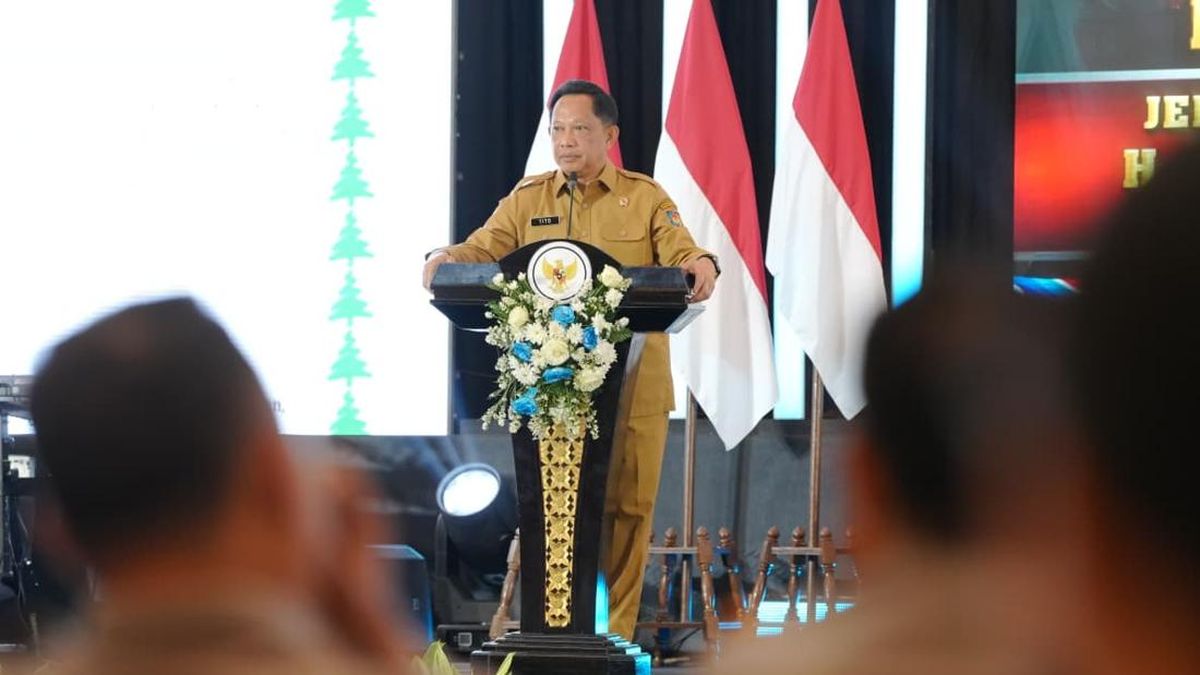プラボウォ大統領、街の景観損なう広告バナー撤去を指示