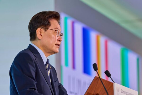 Why Is South Korean President Lee Jae-myung's Approval Rating Dropping?